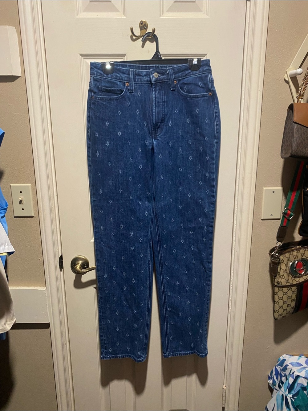 Extra High-Waisted Micro-Patterned Jeansp